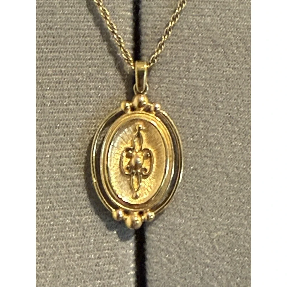 Vtg Avon Necklace 1983‎ Victorian Reversible Pendant Faux Black Onyx 21 in Chain